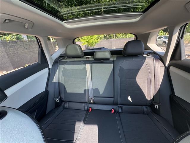 2025 Volkswagen Taos SE
