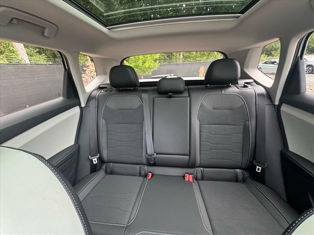 2025 Volkswagen Taos SE 4Motion