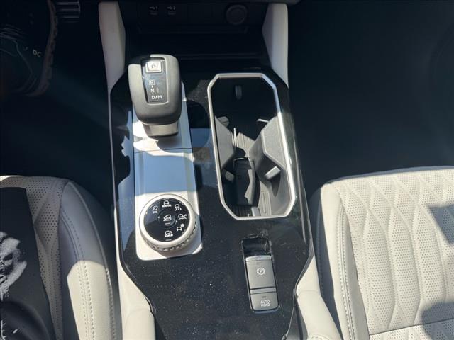 2025 Mitsubishi Outlander SEL Platinum Edition