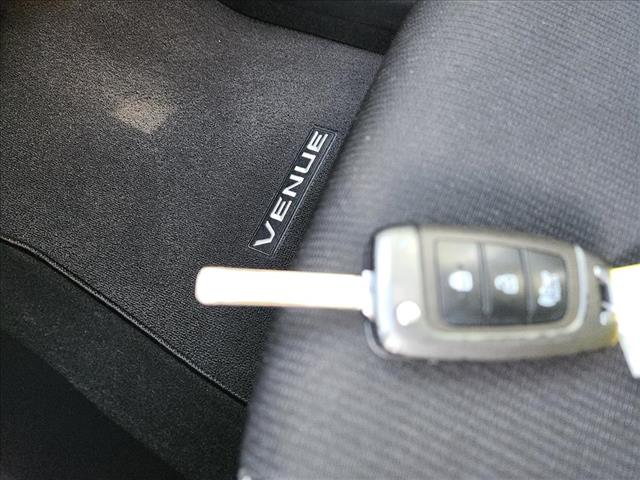 2022 Hyundai VENUE SEL