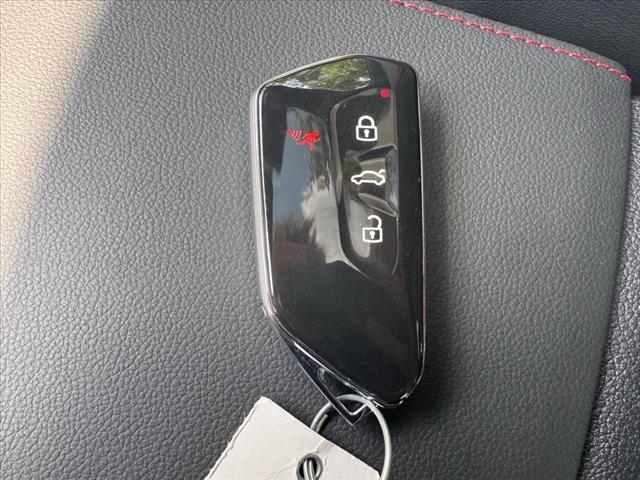 2025 Volkswagen Golf GTI SE