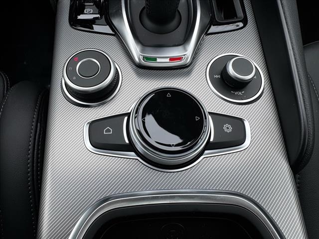 2025 Alfa Romeo Giulia Base