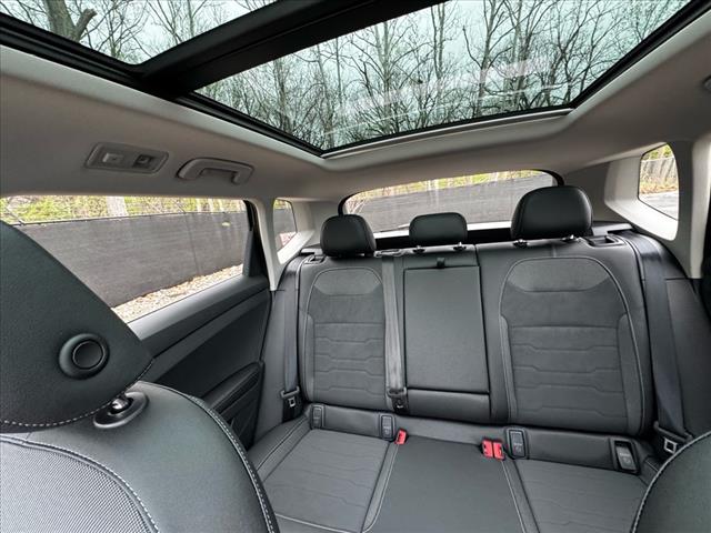 2025 Volkswagen Taos SE Black 4Motion