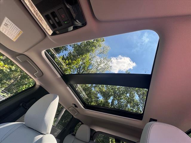 2025 Mitsubishi Outlander SEL Platinum Edition
