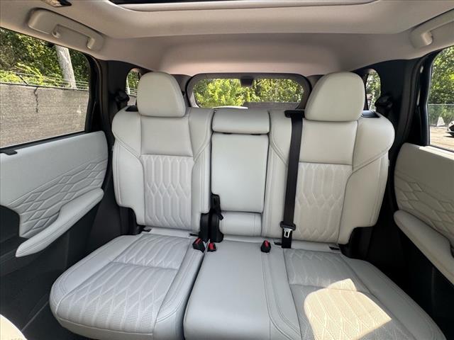 2025 Mitsubishi Outlander SEL Platinum Edition