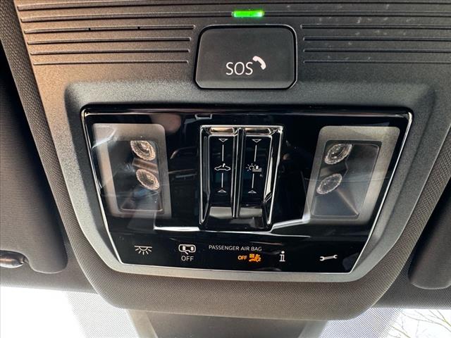 2025 Volkswagen Atlas Cross Sport SEL R-Line Black 4Motion