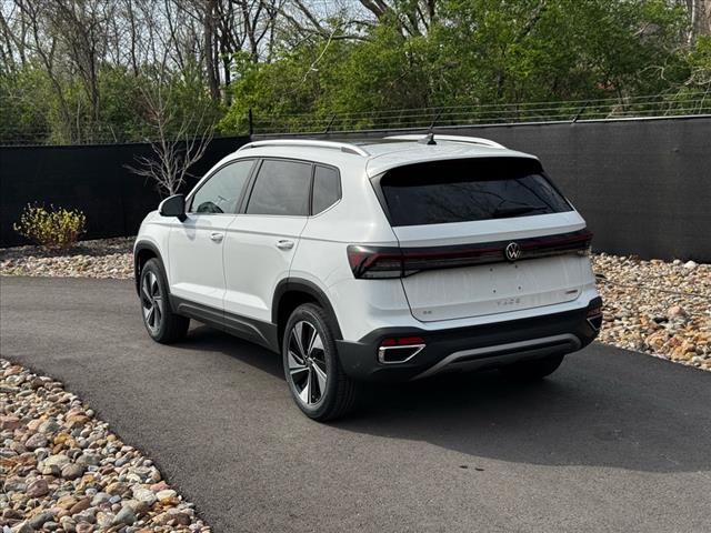 2025 Volkswagen Taos SE 4Motion