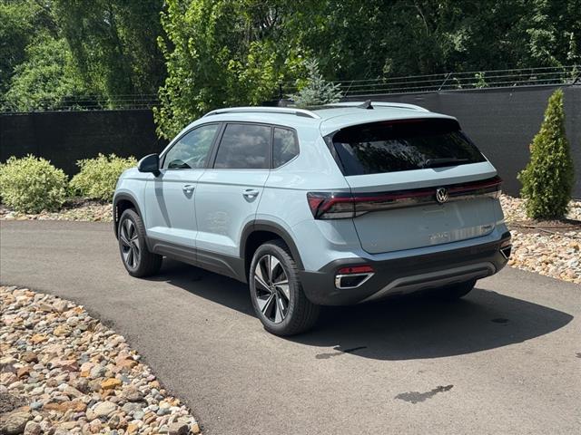 2025 Volkswagen Taos SE 4Motion
