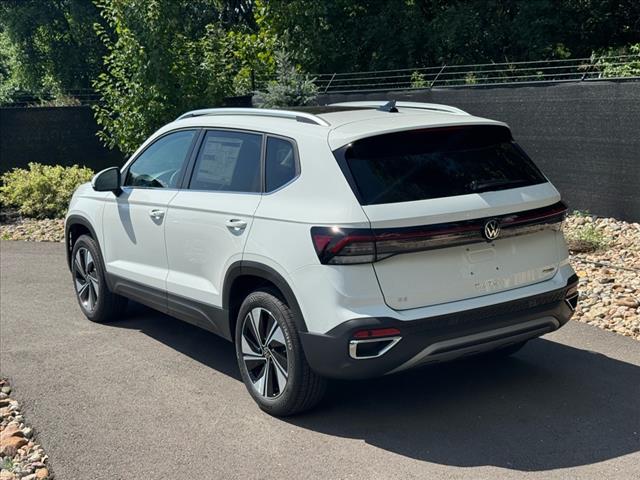 2025 Volkswagen Taos SE 4Motion