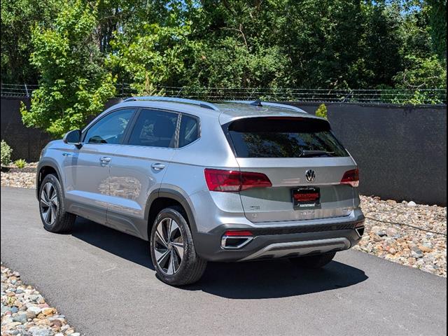 2024 Volkswagen Taos SE 4Motion