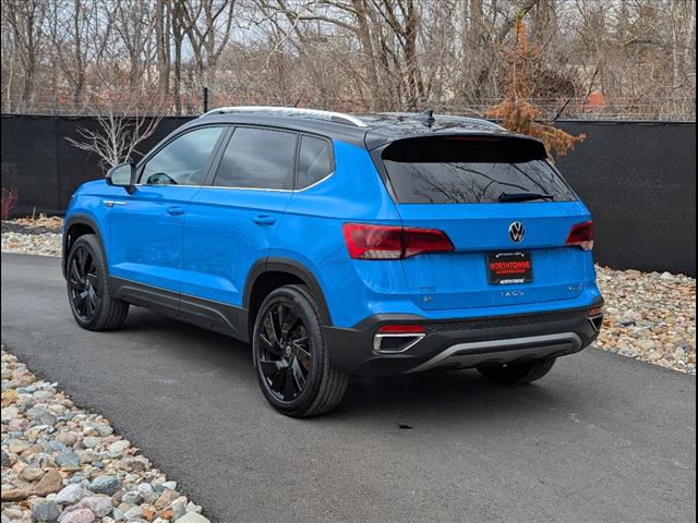 2024 Volkswagen Taos SE 4Motion