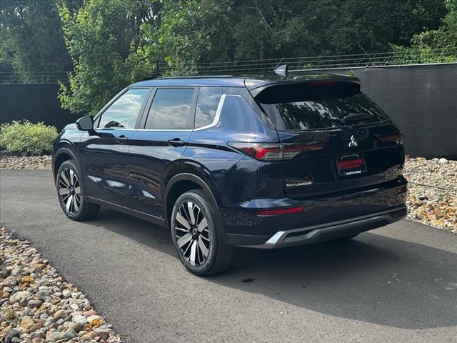 2025 Mitsubishi Outlander SE