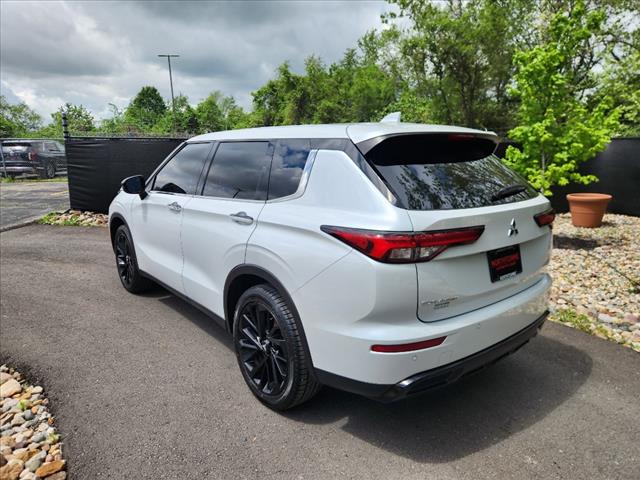 2022 Mitsubishi Outlander Black Edition