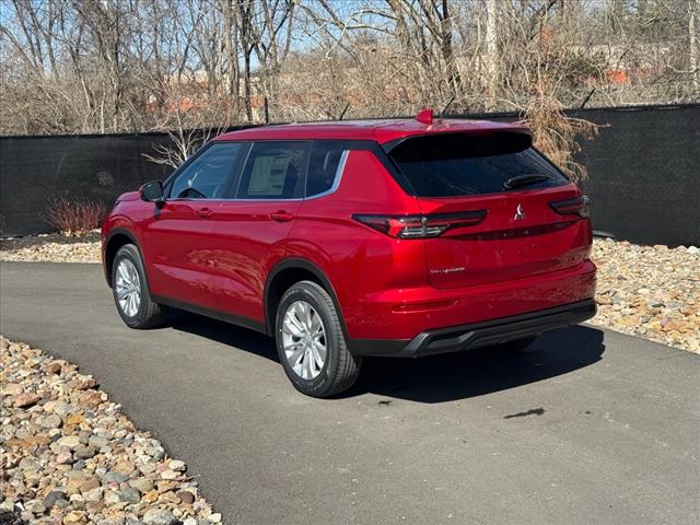 2025 Mitsubishi Outlander ES