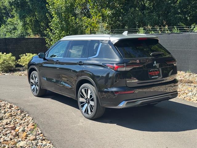 2025 Mitsubishi Outlander SEL Platinum Edition
