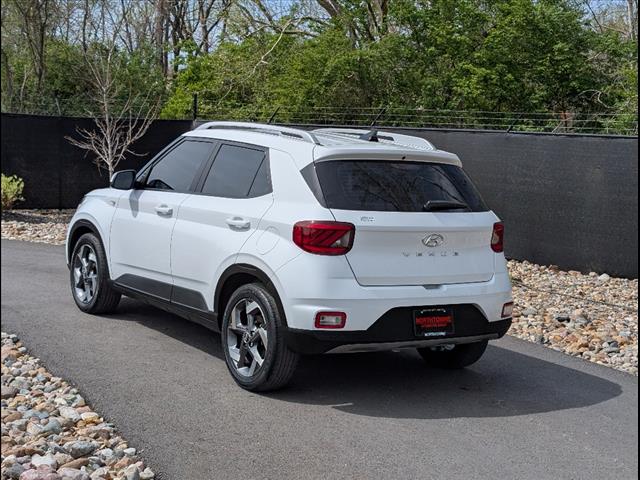 2022 Hyundai VENUE SEL