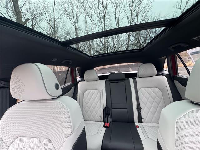 2025 Volkswagen Atlas Cross Sport SEL Premium R-Line 4Motion