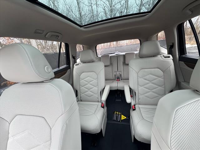 2025 Volkswagen Atlas SE