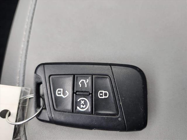 2022 Volkswagen Taos SE 4Motion