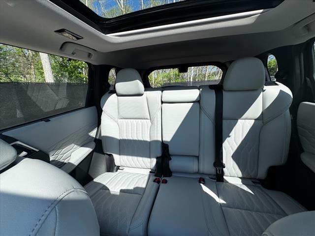 2025 Mitsubishi Outlander SEL Platinum Edition