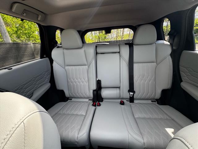 2025 Mitsubishi Outlander SEL Platinum Edition