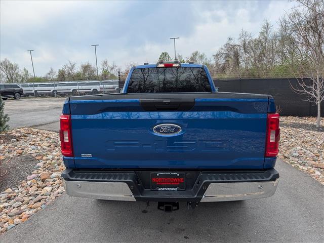 View vehicle photo 4