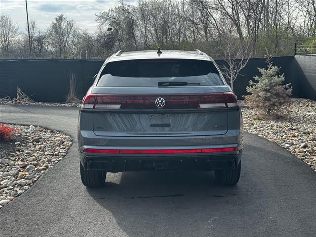 2025 Volkswagen Atlas Cross Sport SEL R-Line Black 4Motion