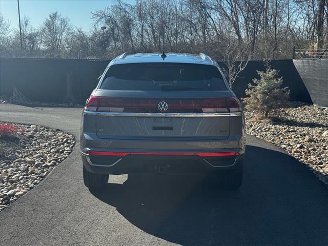 2025 Volkswagen Atlas Cross Sport SE 4Motion