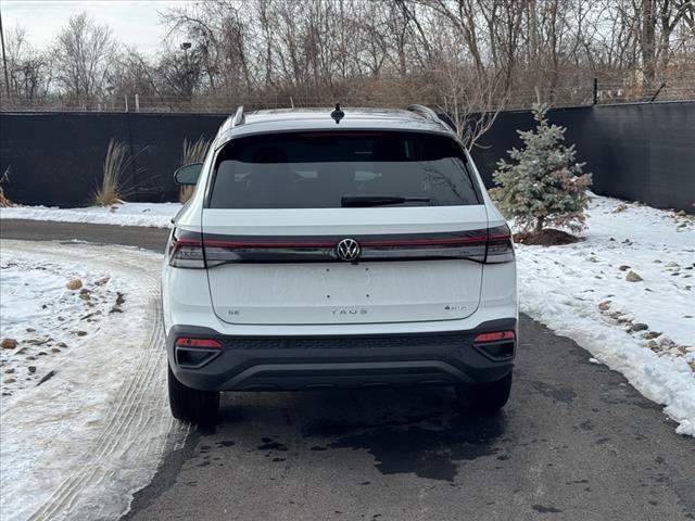 2025 Volkswagen Taos SE Black 4Motion
