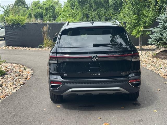 2025 Volkswagen Taos SE 4Motion