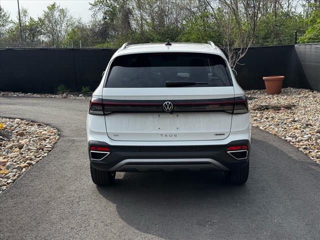 2025 Volkswagen Taos SE 4Motion