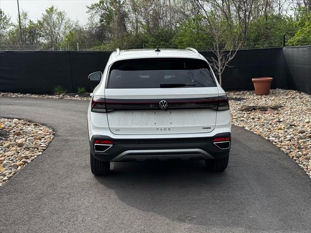 2025 Volkswagen Taos SE 4Motion