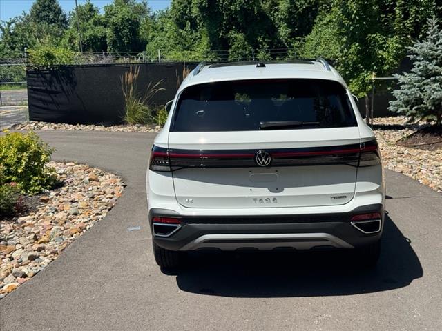 2025 Volkswagen Taos SE 4Motion