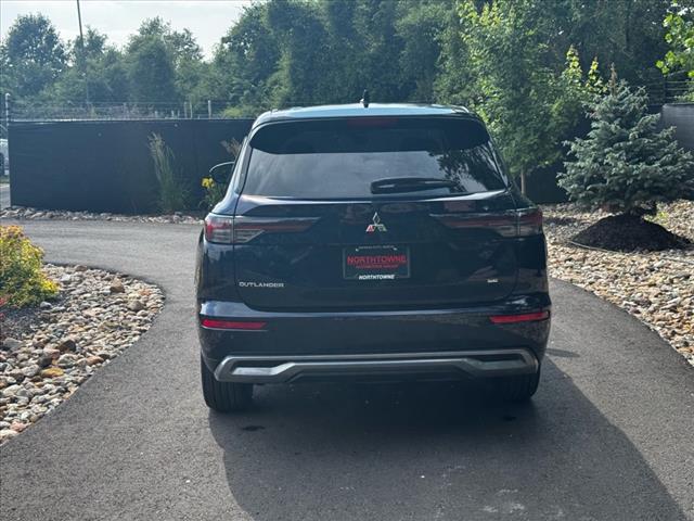 2025 Mitsubishi Outlander SE