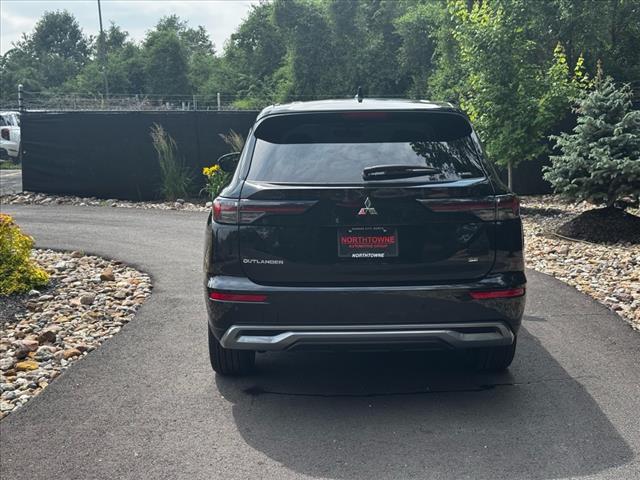 2025 Mitsubishi Outlander SE