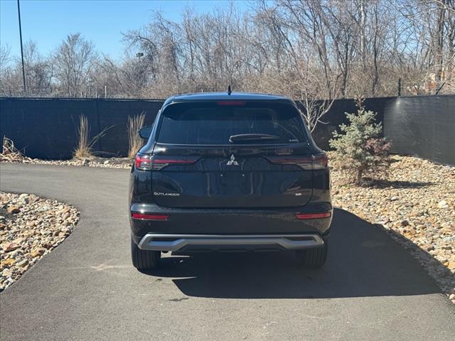 2025 Mitsubishi Outlander SE