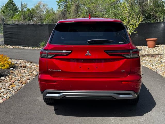 2025 Mitsubishi Outlander SE