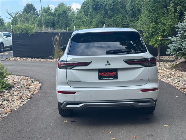2025 Mitsubishi Outlander SE