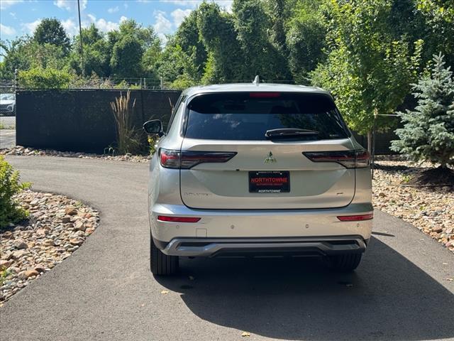 2025 Mitsubishi Outlander SE