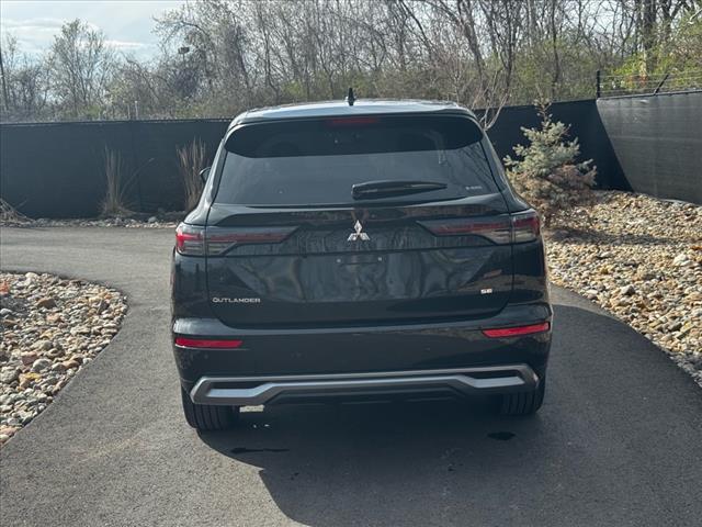 2025 Mitsubishi Outlander SE