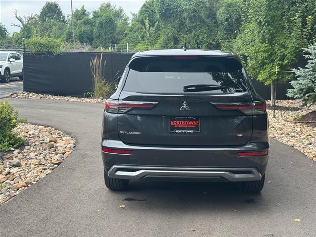2025 Mitsubishi Outlander SE