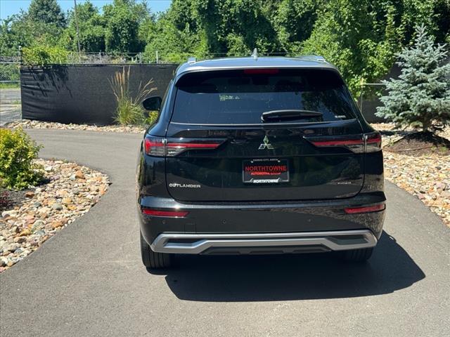 2025 Mitsubishi Outlander SEL Platinum Edition