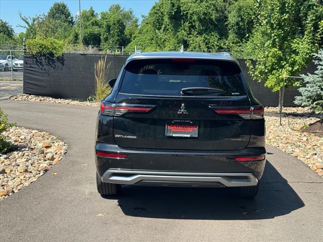 2025 Mitsubishi Outlander SEL Platinum Edition