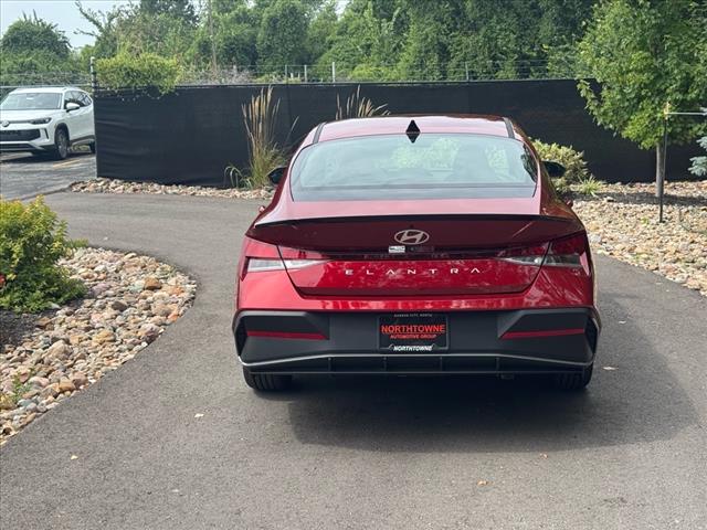 2025 Hyundai ELANTRA SEL Sport