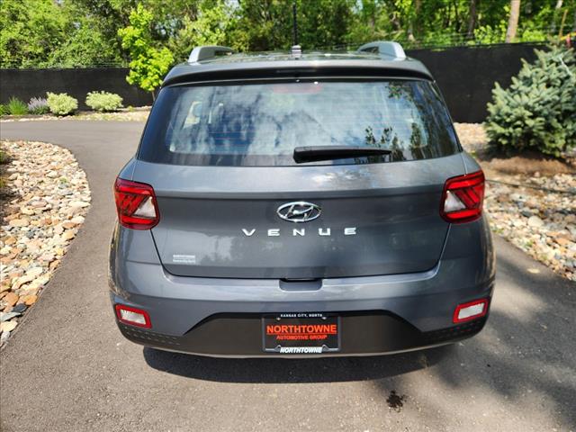 2024 Hyundai VENUE SEL