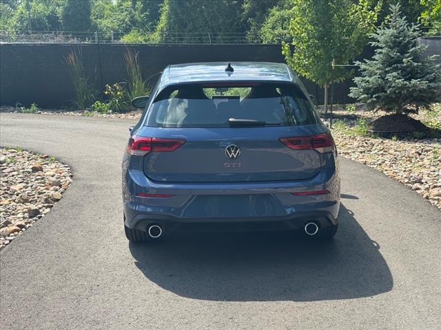 2025 Volkswagen Golf GTI SE