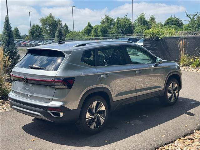 2025 Volkswagen Taos SE 4Motion