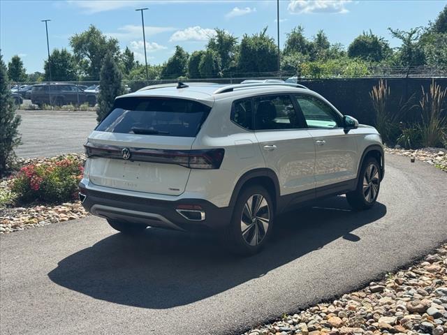 2025 Volkswagen Taos SE 4Motion