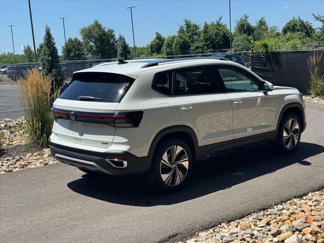 2025 Volkswagen Taos SE 4Motion