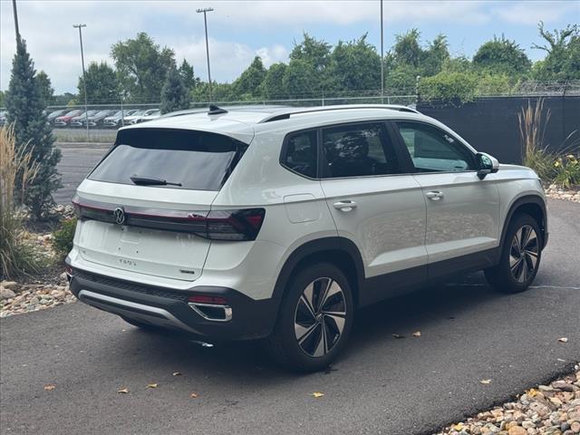2025 Volkswagen Taos SE 4Motion